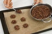 Приготовление блюда по рецепту - Конфеты «Орехи в шоколаде». Шаг 5